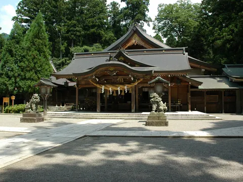 白山比咩神社