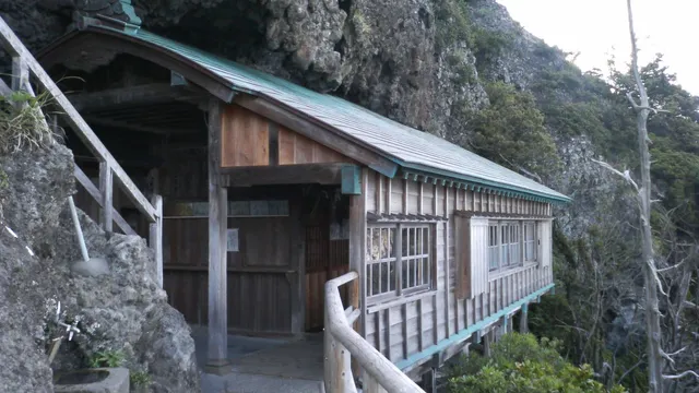 石室神社