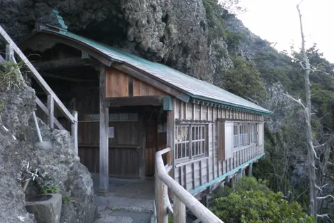 石室神社