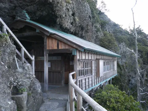 石室神社