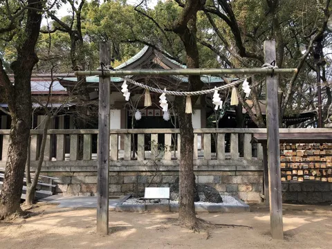 湊川神社
