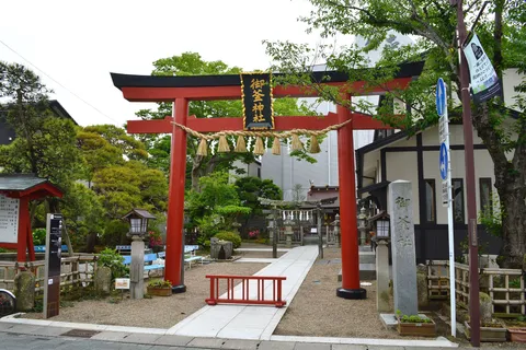 御釜神社
