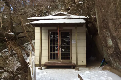 六甲比命神社