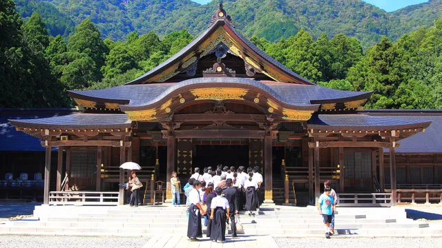 彌彦神社